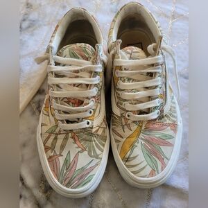 Vans California Floral Marsh Old Skool Vans Shoes: Men Size 7, Women’s Size 8.5.